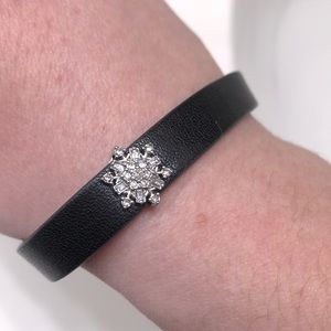 ❄️ KEEP Collective Silver Snowflake Charm ❄️